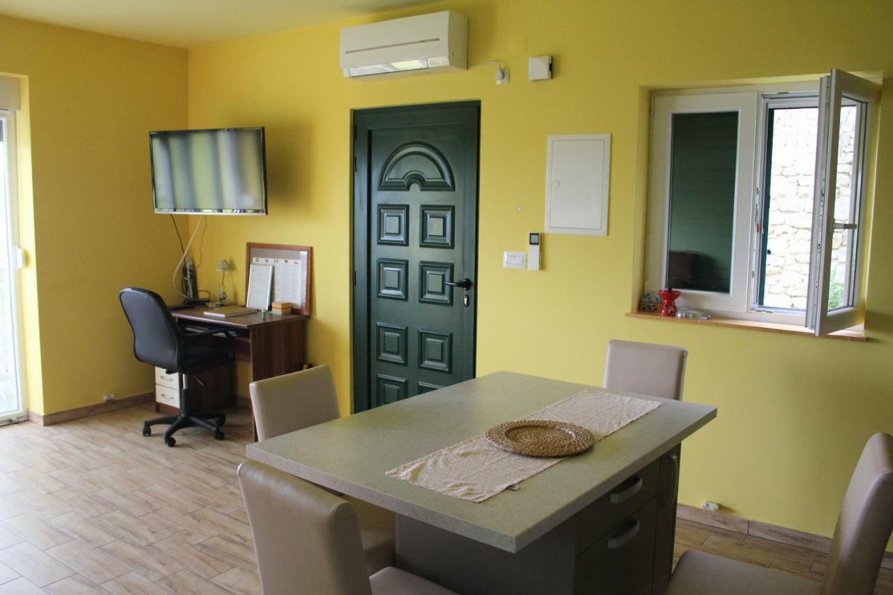 Primavera Omišalj Extérieur photo